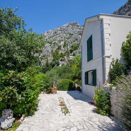 Luxurious Holiday Home In Makarska With Jacuzzi Exterior foto